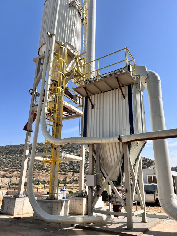 Firmamız tarafından başarıyla tamamlanan endüstriyel fabrika yalıtım projesi.